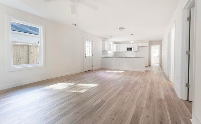 Building Photo - Charming New Construction Home in North Ch...