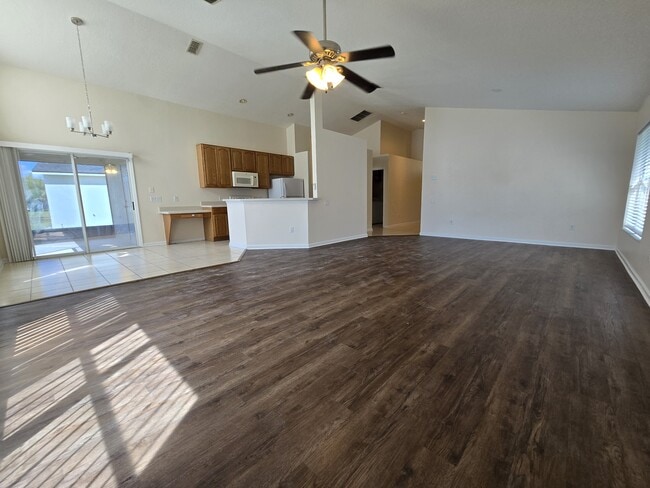 Building Photo - 3126 Stonehurst Cir