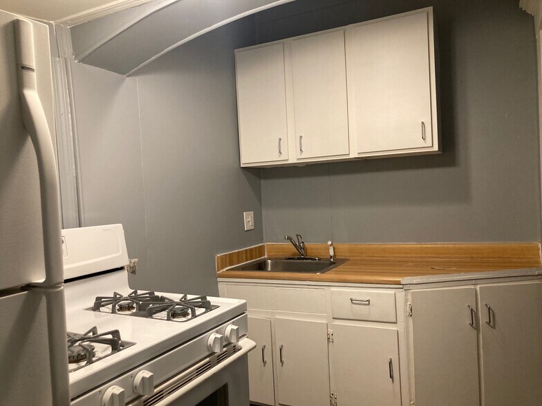 Kitchen - 518 Walnut Ct