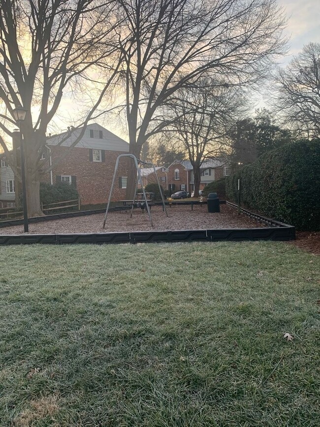 Building Photo - Upcoming Spacious End Unit in Francisco Place!