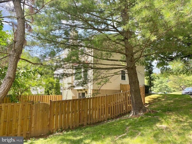 Building Photo - 7351 Crestleigh Cir