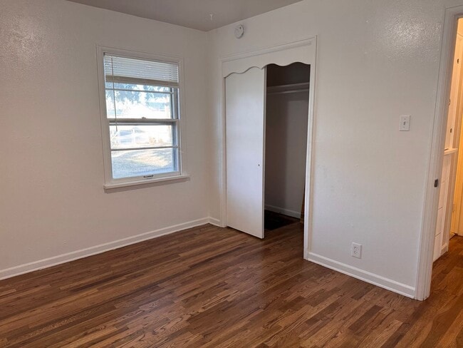 Building Photo - 2 Bed 1 Bath House W/A Garage for Storage!!!!!!