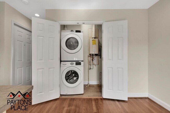 Building Photo - 332 19th St NE