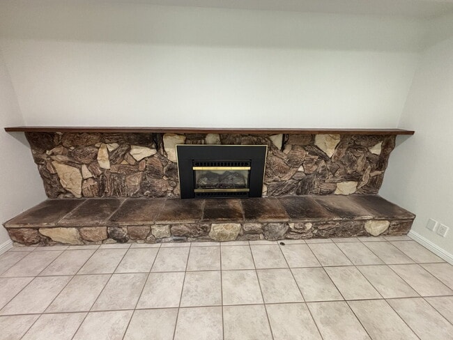 Building Photo - 475 Monti Cir