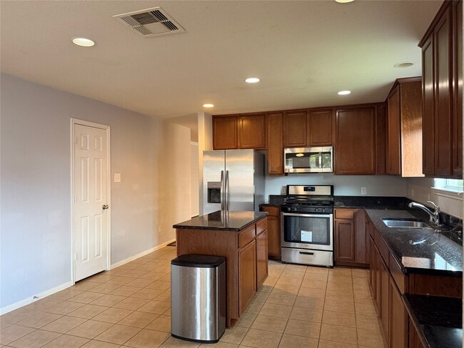 Building Photo - 8023 Clover Leaf Dr
