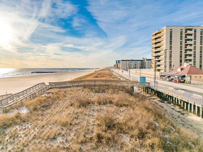 Building Photo - 420 Shore Rd