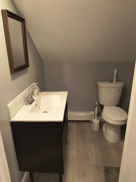 Building Photo - 161 Lynch St