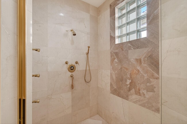 Building Photo - 331 Mizner Lake Estates Dr