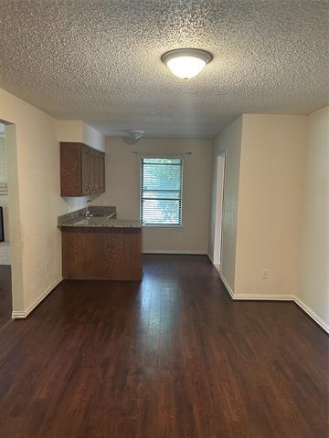 Building Photo - 820 Lake Forest Ct