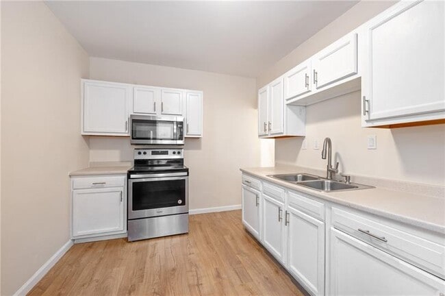 Building Photo - 125 S 14th St