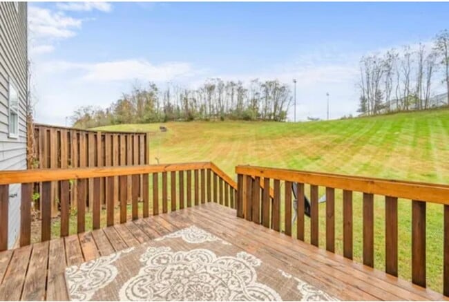 Building Photo - 590 Tall Oak Blvd NW