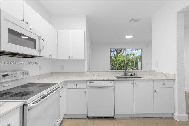 Building Photo - 3812 SW 171st Terrace
