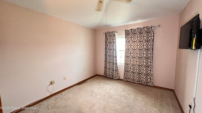 Building Photo - 1014 S Fork Cir
