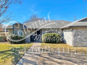 Building Photo - AVAILABLE NOW!