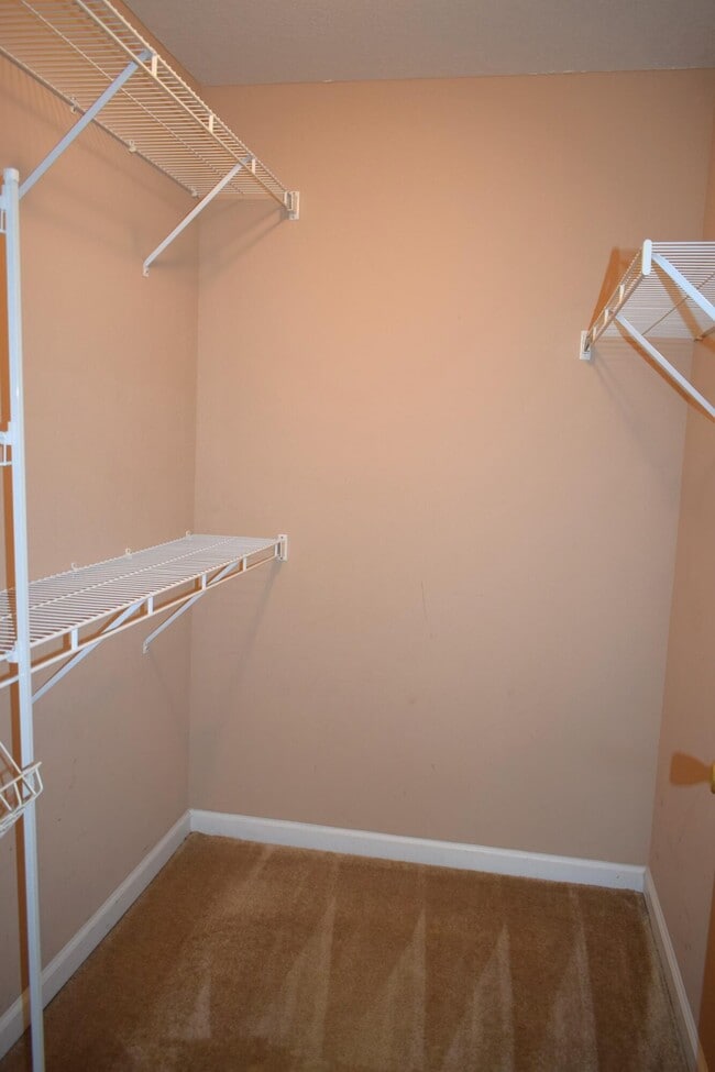 Building Photo - 106 Grove Landing Ct