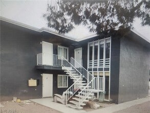 Building Photo - 1423 Sombrero Dr