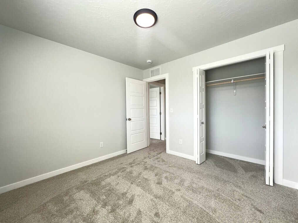 Building Photo - 3089 E Mossy Creek Dr