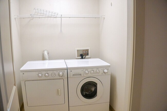 Building Photo - Spacious and Modern Ground Floor 2 bed 2 b...