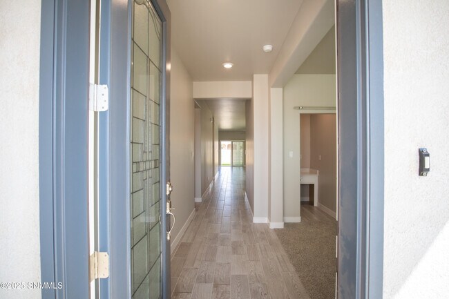Building Photo - 3019 San Jenaro Dr