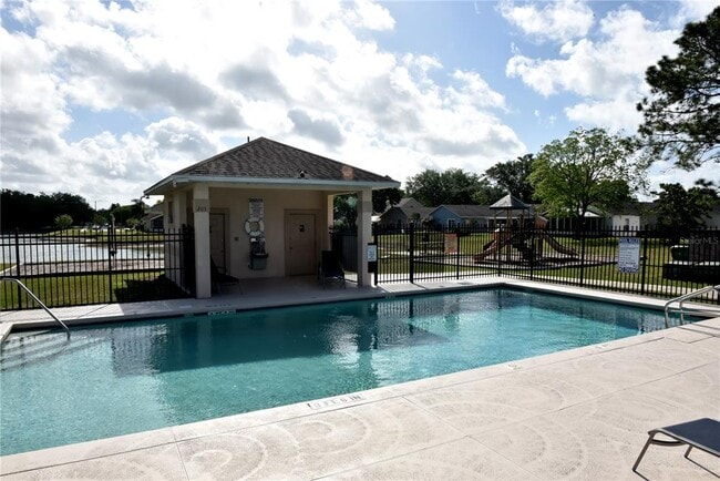 Building Photo - 271 Daniels Pointe Dr