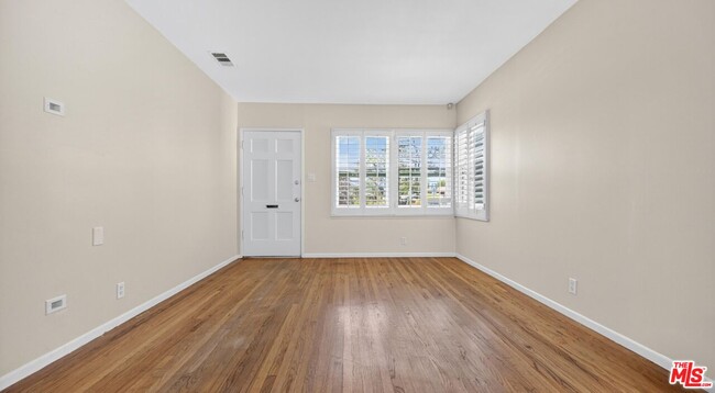 Building Photo - 3020 Dow Ave