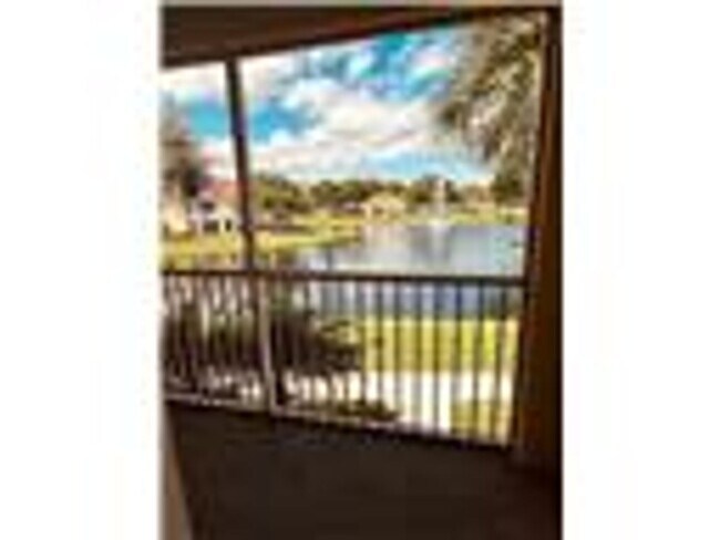 Building Photo - Palm Estates 2/2