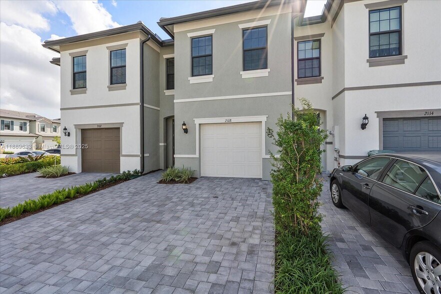 Building Photo - 2108 Appleton Cir N