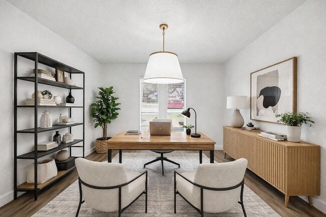 Building Photo - 3204 Lynbrook Dr