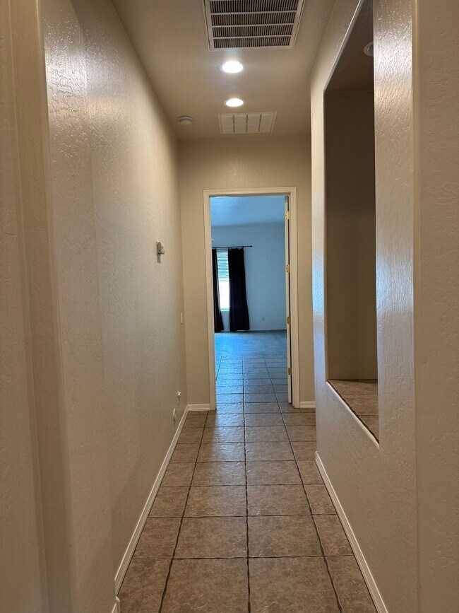 Building Photo - 4BD / 3BA Chandler Home for Rent!