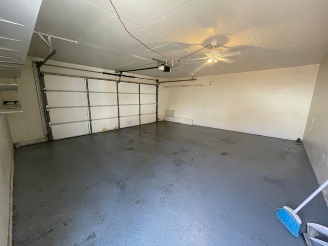 Building Photo - 2 bedroom single story with attached 2 car garage!