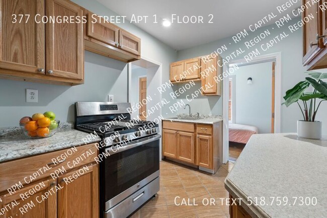 Building Photo - 377 Congress St