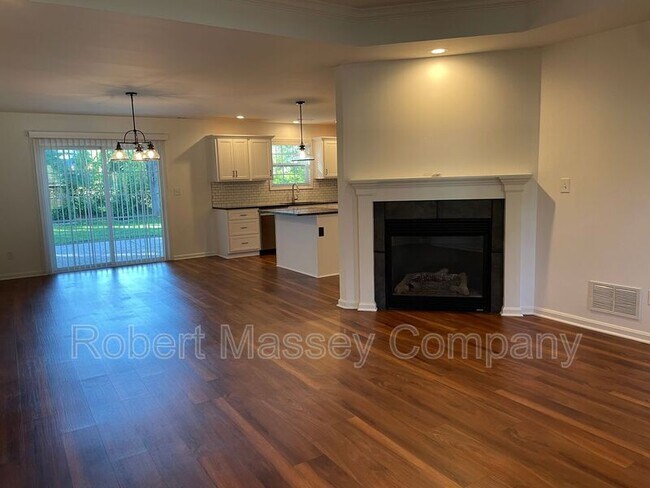 Building Photo - 8505 Saurel Dr