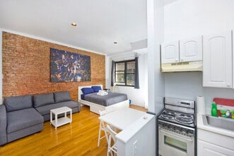 Building Photo - 215 B E 95th St