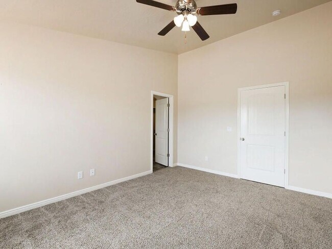 Building Photo - Beautiful 3 Bedroom, 2 bathroom Home in Hu...