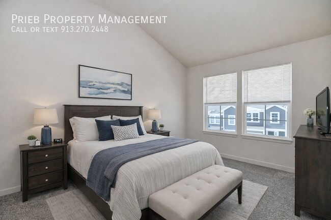 Building Photo - 3246 N 103rd Pl