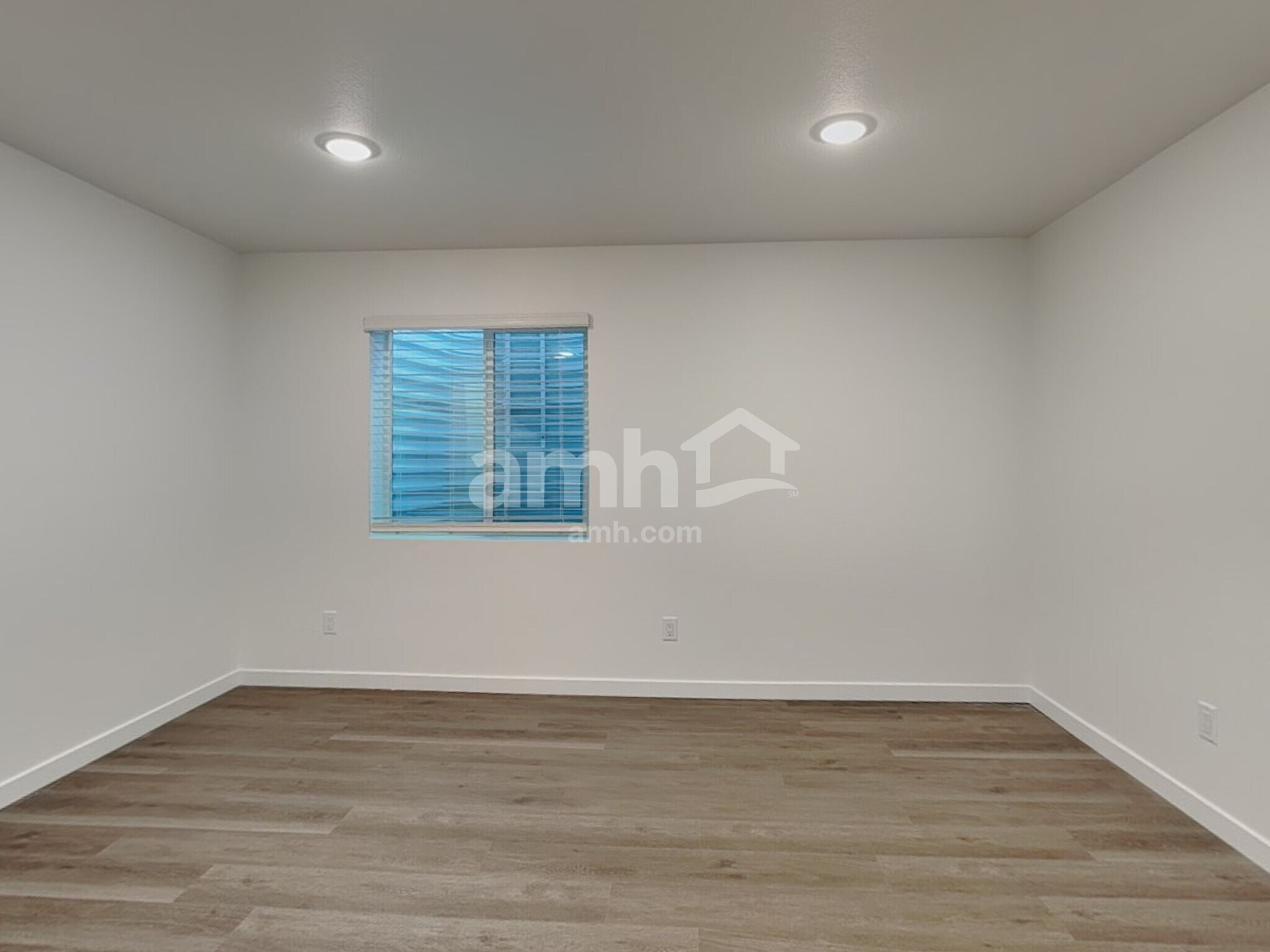 Building Photo - 23552 E 3rd Pl