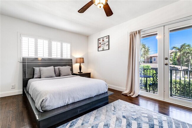 Building Photo - 2948 NE 35th Ct