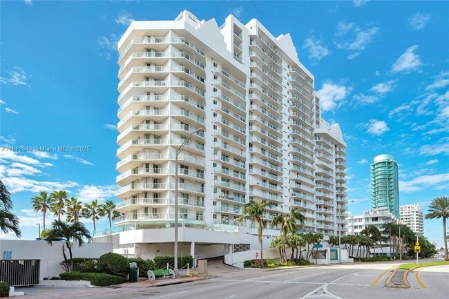 Building Photo - 5900 Collins Ave