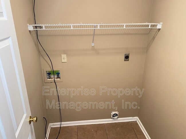 Building Photo - 6496 Amberwood Cove