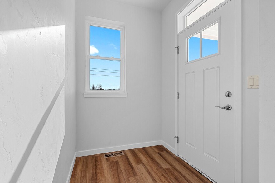 Building Photo - 1901 Hidden Hollow Ln