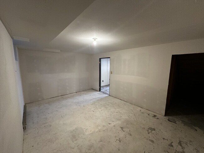 Building Photo - "Charming 2-Bed Retreat with Hardwood Floors in Golden, CO!"