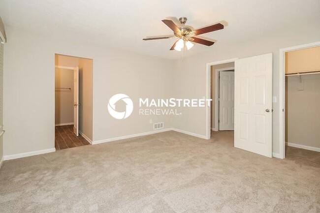 Building Photo - 2780 Deerfield Dr