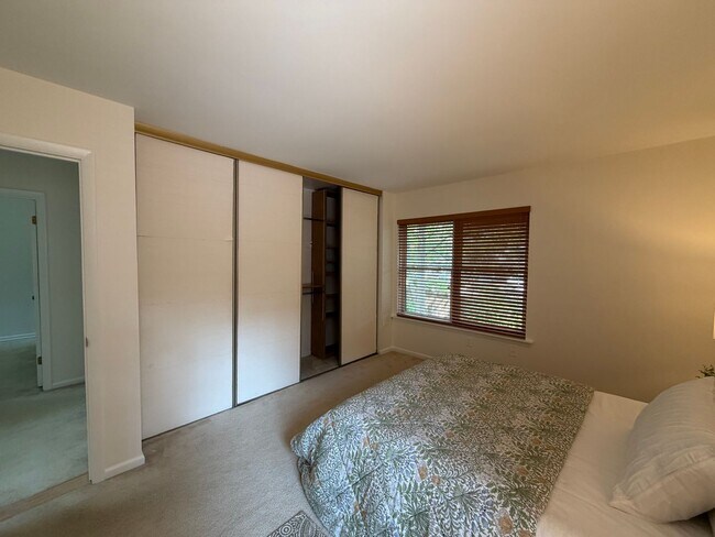 Building Photo - 1016 Timber Creek Dr