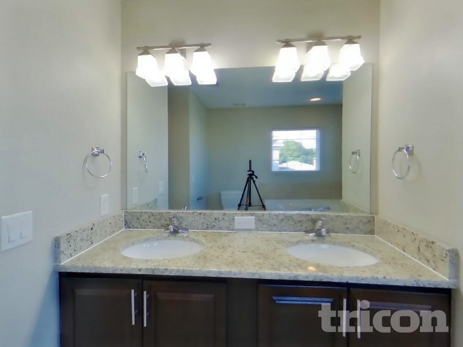 Building Photo - 2304 Whitley Ln