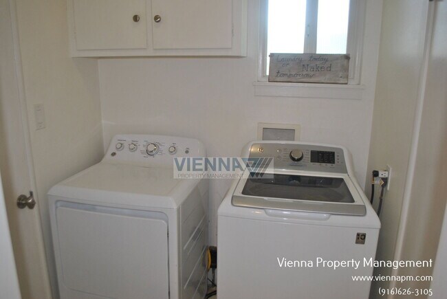 Building Photo - 2913 Kerria Way