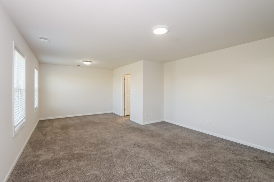 Building Photo - 875 Delta Ln