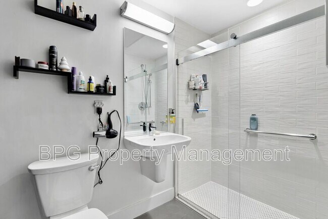 Building Photo - 1111 Oren St