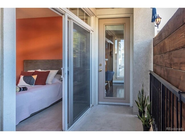 Building Photo - Beautiful 2 bedroom Condo in Uptown Area
