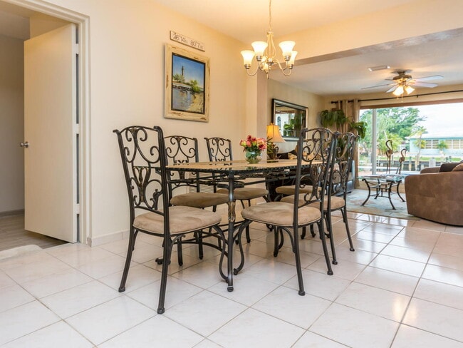 Building Photo - 4930 NE 27th Ave