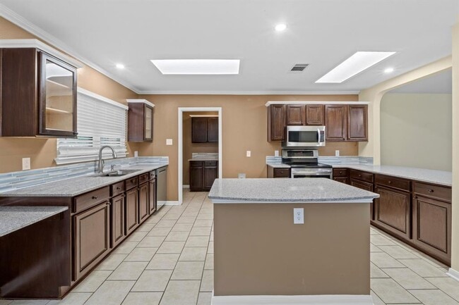 Building Photo - 1908 Matagorda Dr